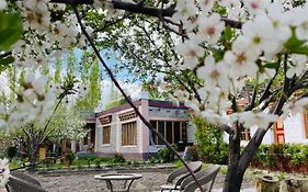 The Kesar Guest House Sumoor
